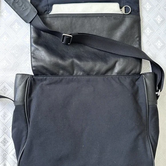 LACOSTE Black Nylon Logo signature Messenger Laptop shoulder bag - Picture 9 of 13
